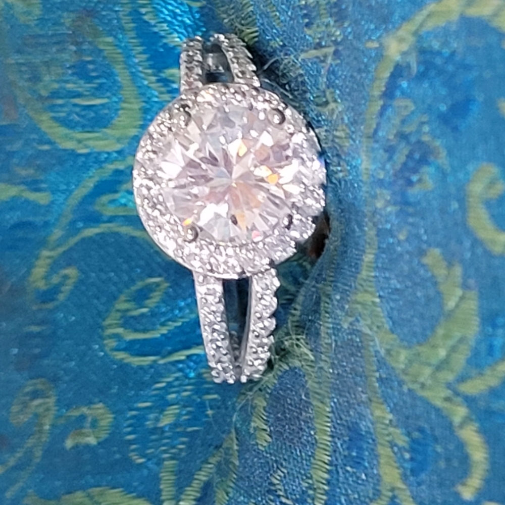 S925  2 CT Zircon Ring - Picture 3 of 5